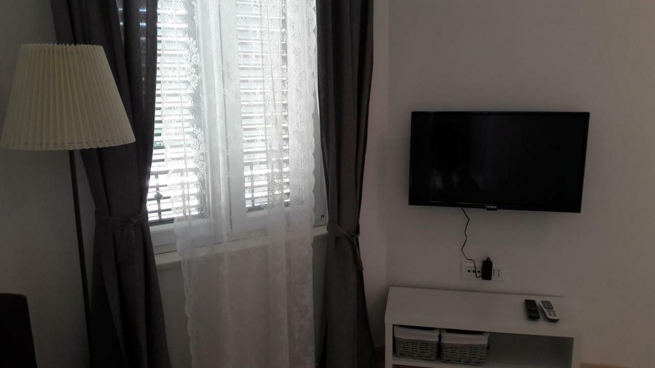 Apartmani Vitturi Kastela Bagian luar foto