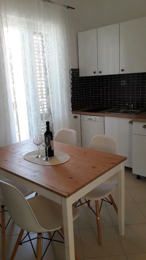 Apartmani Vitturi Kastela Bagian luar foto